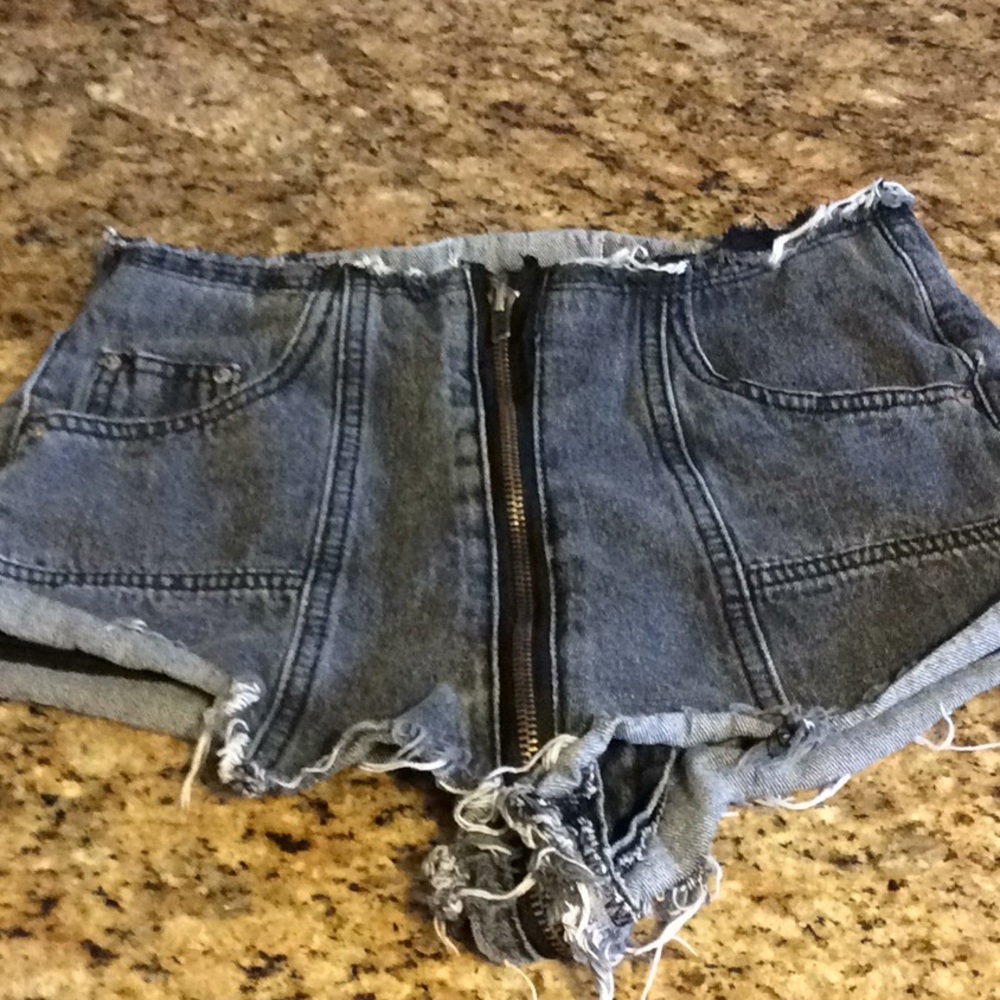 Chiwawameme bootie shorts